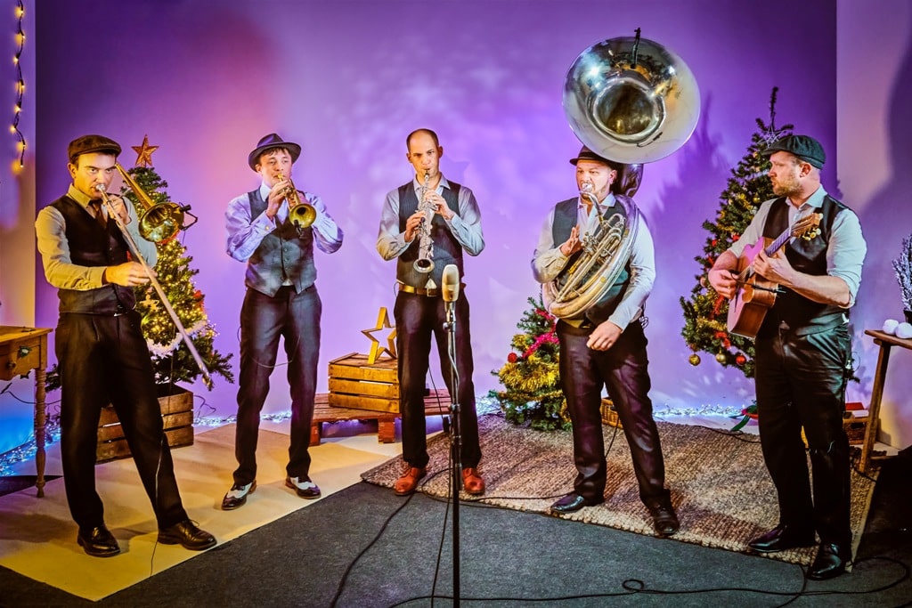 fanfare-Noël-Lille-deambulation-jazz