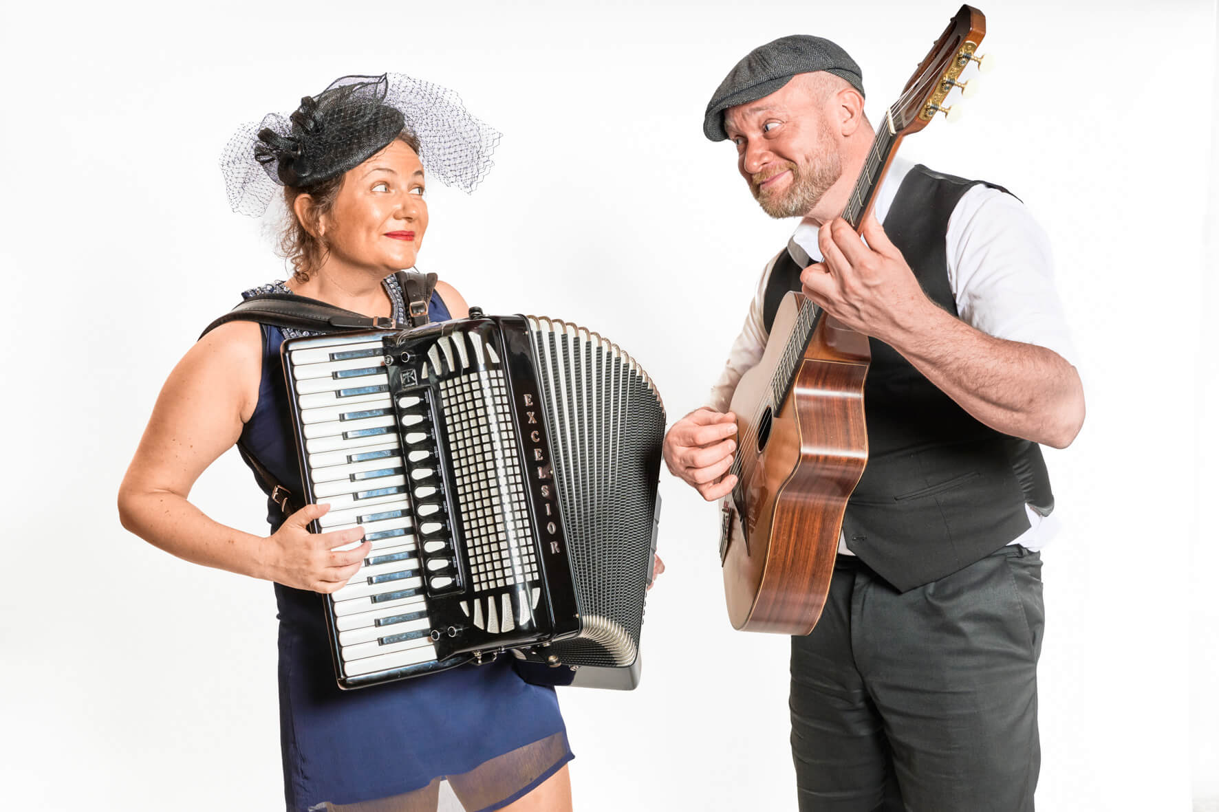 Moments Envoûtants avec le Duo de Chanson Française Jazz Manouche