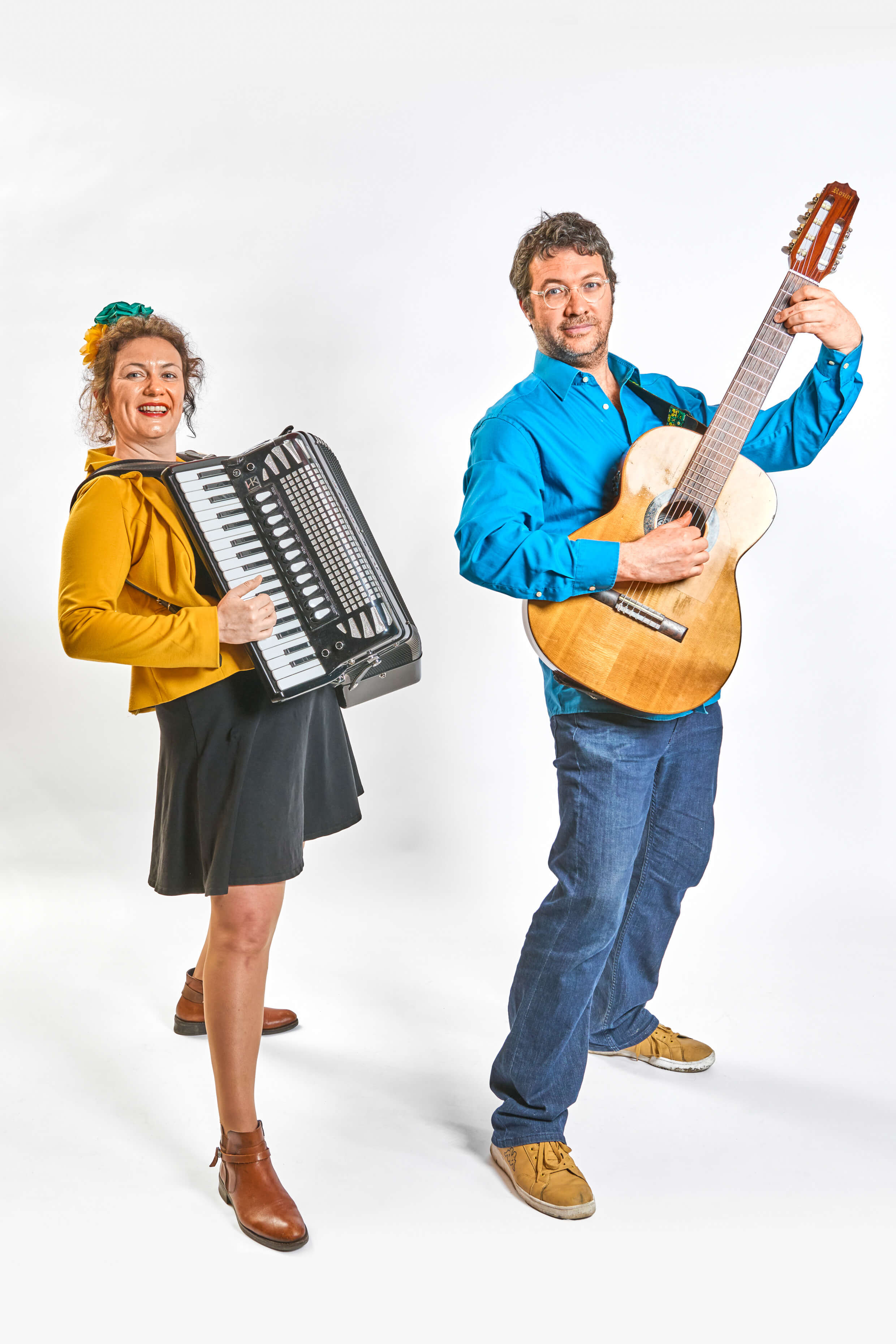 Offrez à Votre Public un Voyage Sonore avec Clémence et Yannis et leur duo Azulojos pour tous vos événements Offrez à Votre Public un Voyage Sonore avec Clémence et Yannis et leur duo Azulojos pour tous vos événements