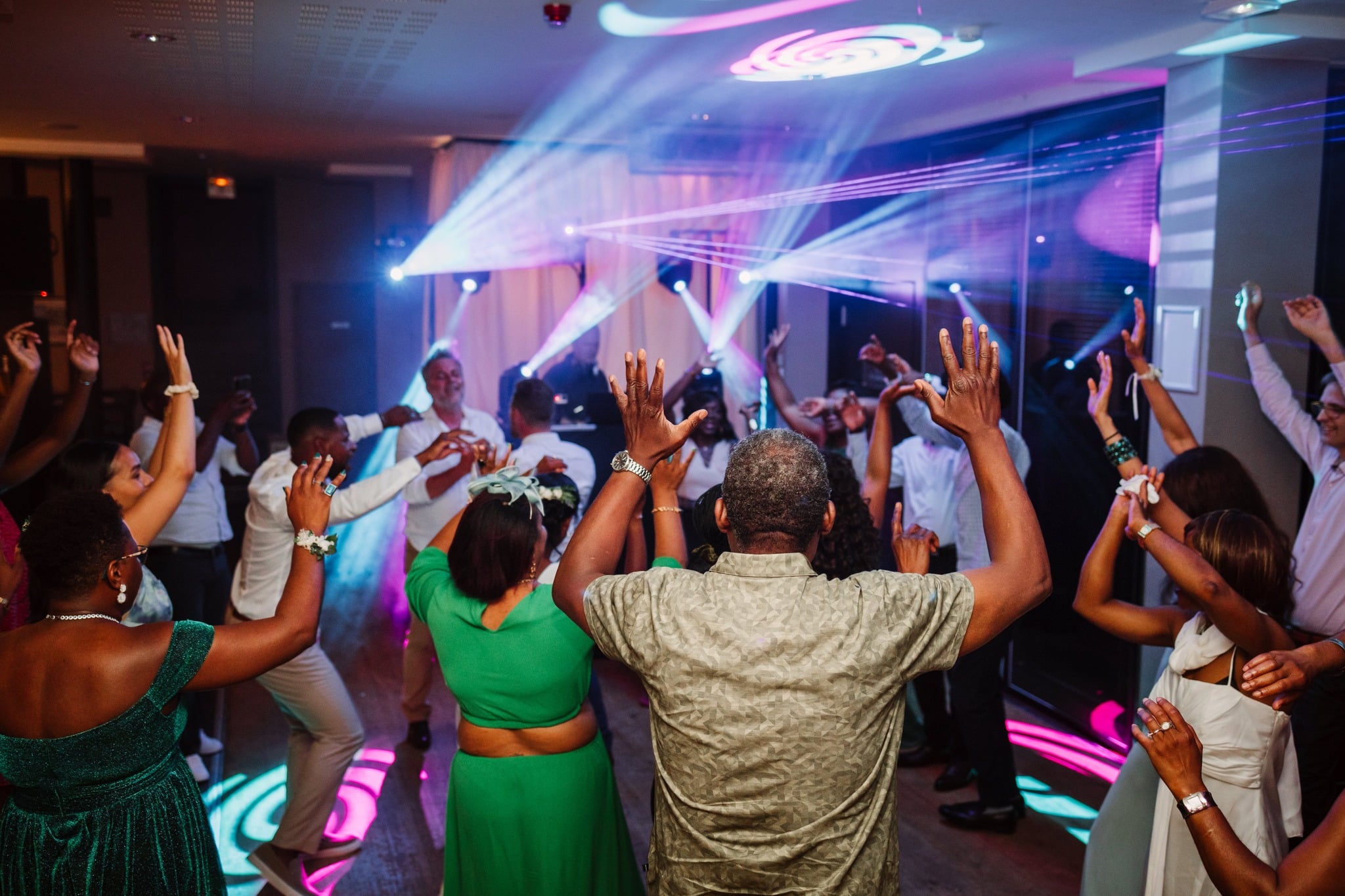 les-meilleurs-soirees-de-mariage-avec-nos-meilleurs-dj-en-france.jpg